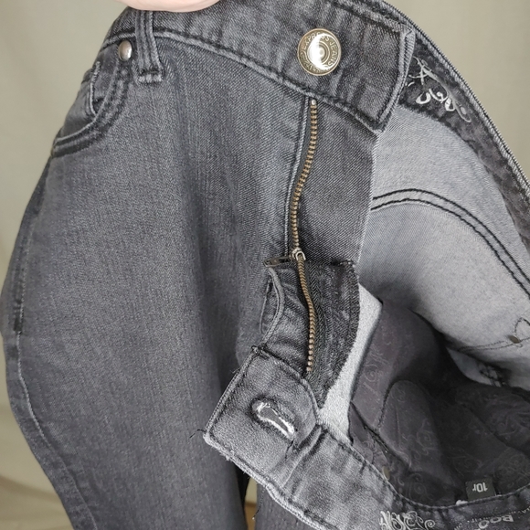 Express Stella Regular Fit Low Rise Bootcut Jeans - Picture 6 of 6